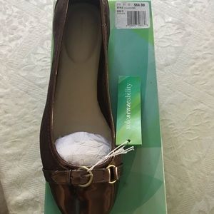 NIB $65 SoleSenseAbility Sz 7 Brown